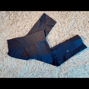 Lululemon navy crop leggings